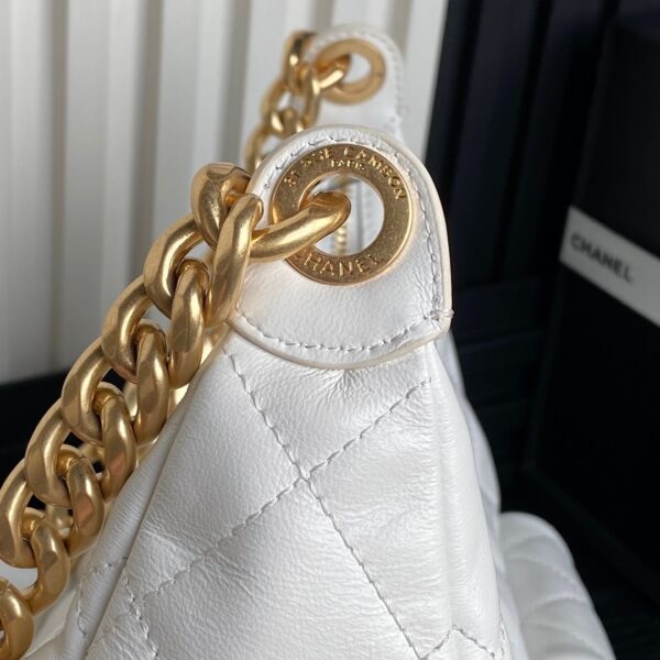 CHANEL Maxi Hobo Bag AS5302 - Image 7