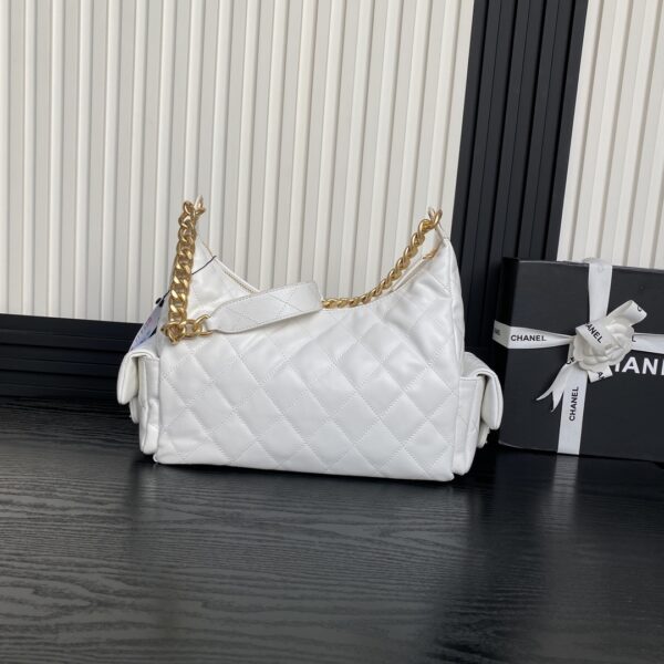 CHANEL Maxi Hobo Bag AS5302 - Image 3