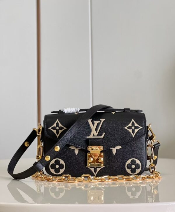 Pochette Métis East West M46596