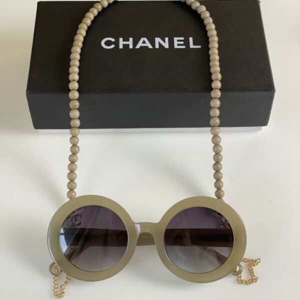 CHANEL ROUND SUNGLASSES - Image 5