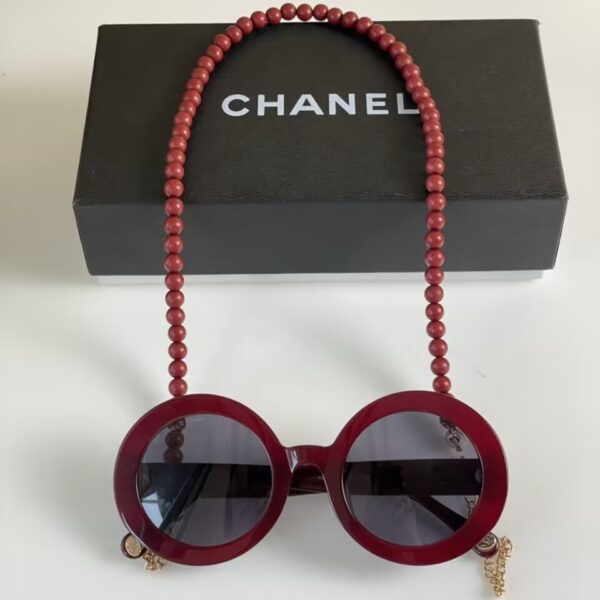 CHANEL ROUND SUNGLASSES - Image 5