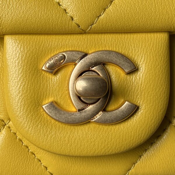 CHANEL SMALL FLAP BAG - Image 5