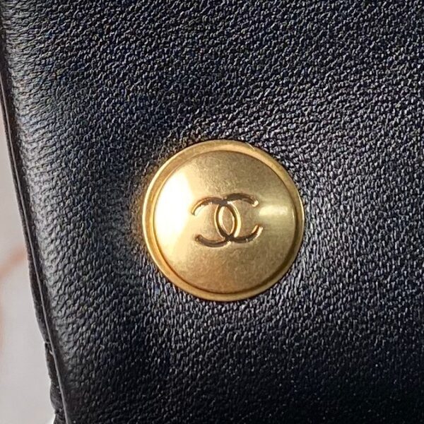 CHANEL SMALL FLAP BAG - Image 18