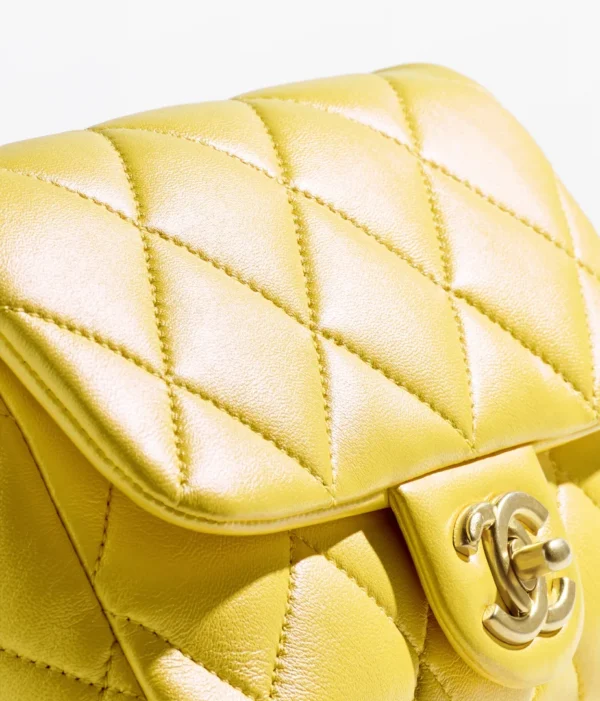 CHANEL SMALL FLAP BAG - Image 4
