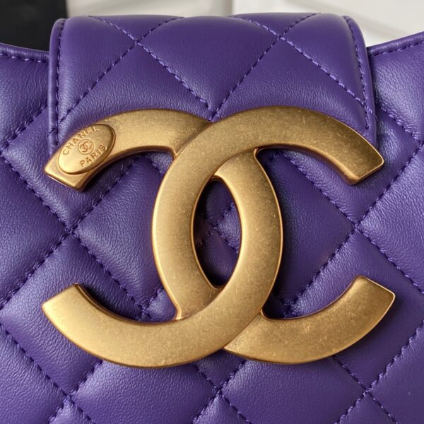 CHANEL SMALL MESSENGER BAG - Image 7