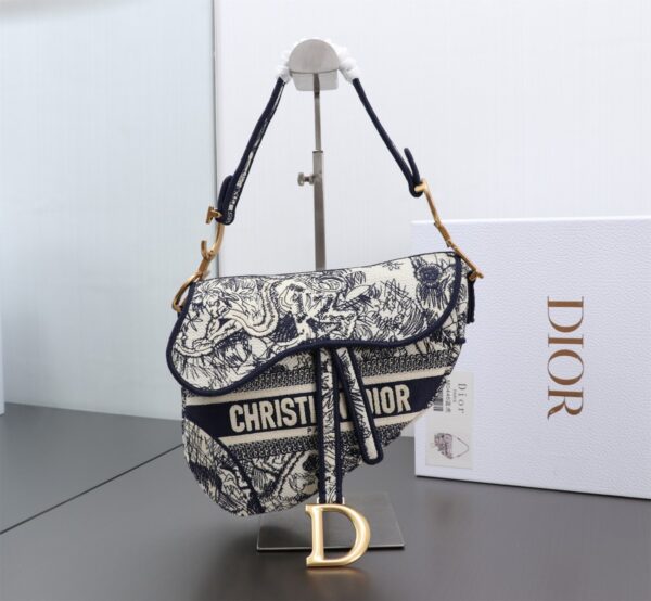 Dior Saddle Bag - Image 7