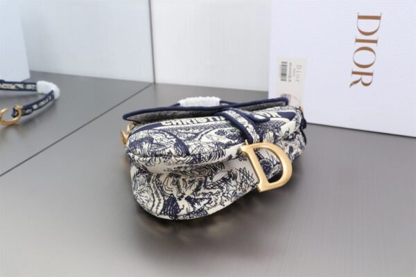 Dior Saddle Bag - Image 10