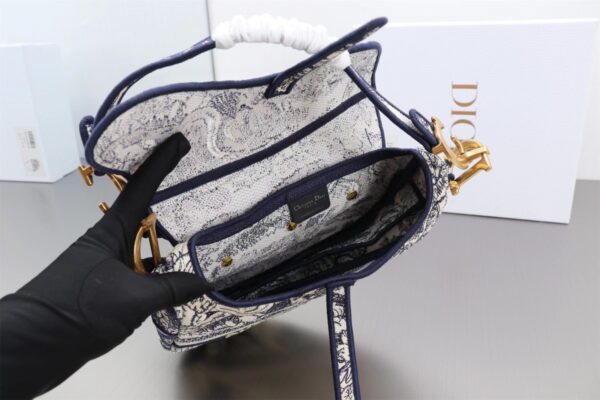 Dior Saddle Bag - Image 13