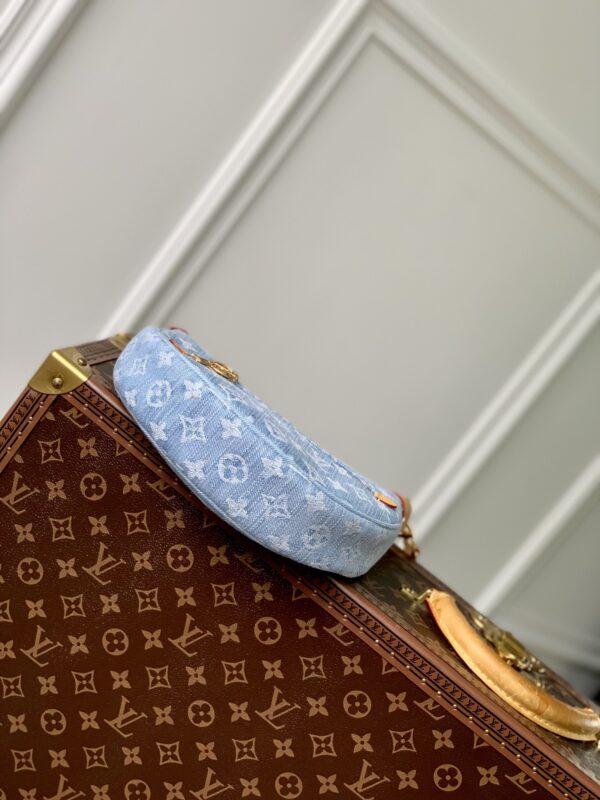 louis vuitton Loop M24846 - Image 7