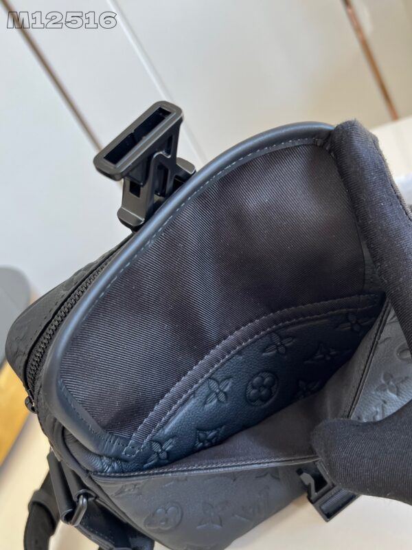 Louis Vuitton Getaway Messenger M12516 - Image 10