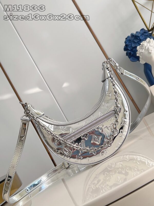 Louis Vuitton Loop M11833 - Image 2