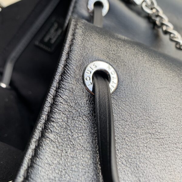 Louis Vuitton Montsouris Vibe PM - Image 8