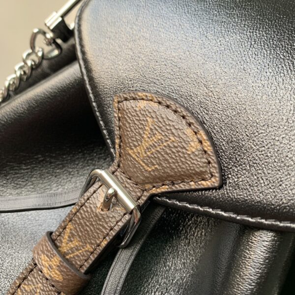 Louis Vuitton Montsouris Vibe PM - Image 6
