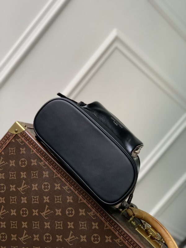 Louis Vuitton Montsouris Vibe PM - Image 5