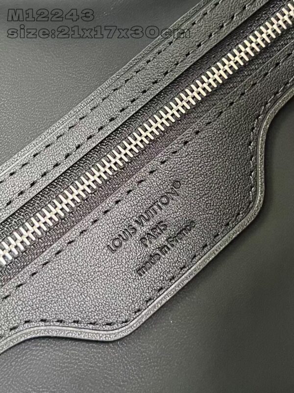 Louis Vuitton Speedy Soft 30 Dark M12243 - Image 9