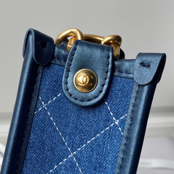 CHANEL HOBO HANDBAG - Image 6