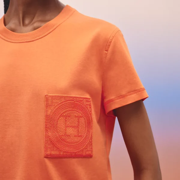 Embroidered pocket t-shirt - Image 5