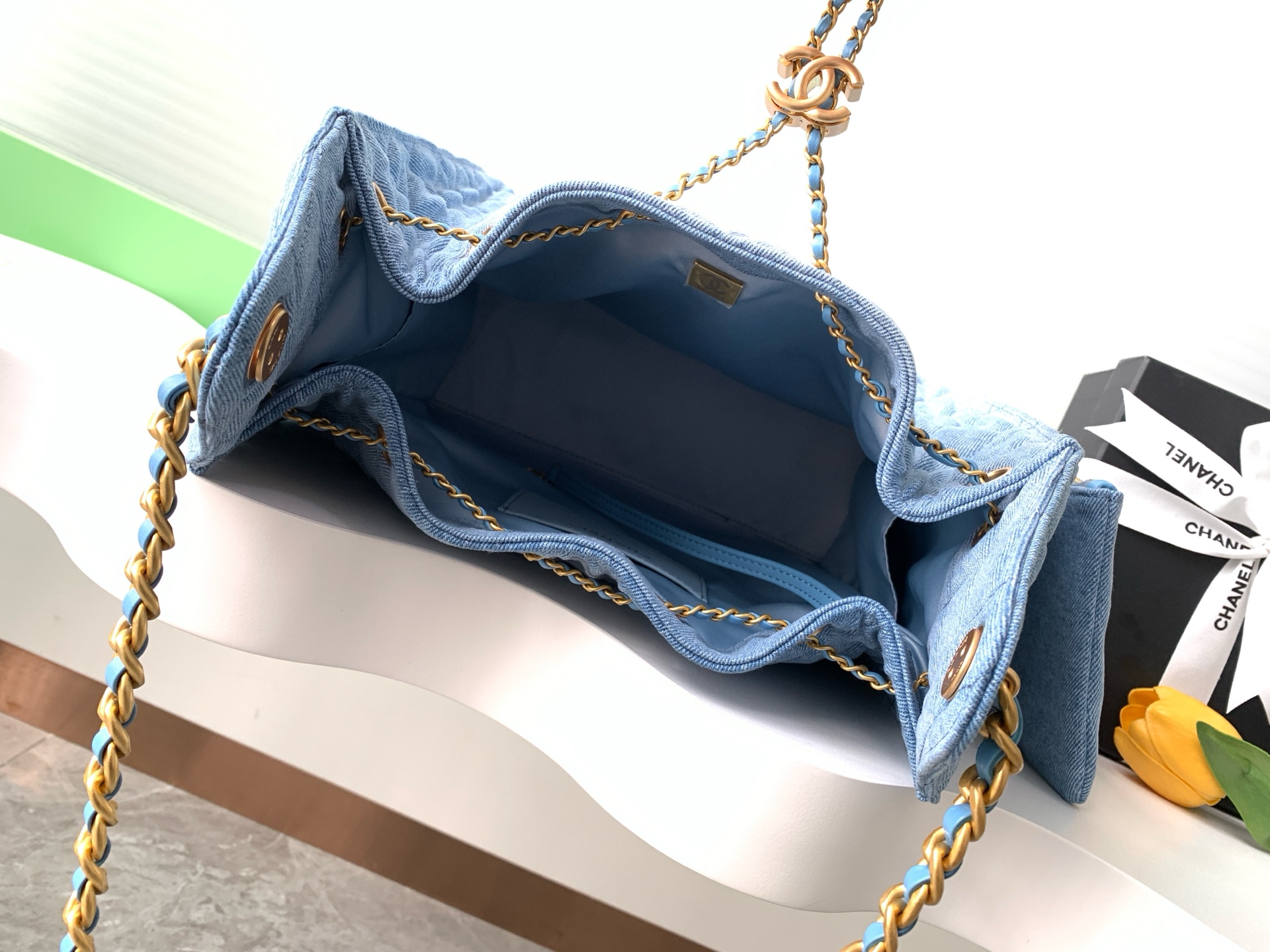 CHANEL 25 Medium Handbag AS5311 - Image 22