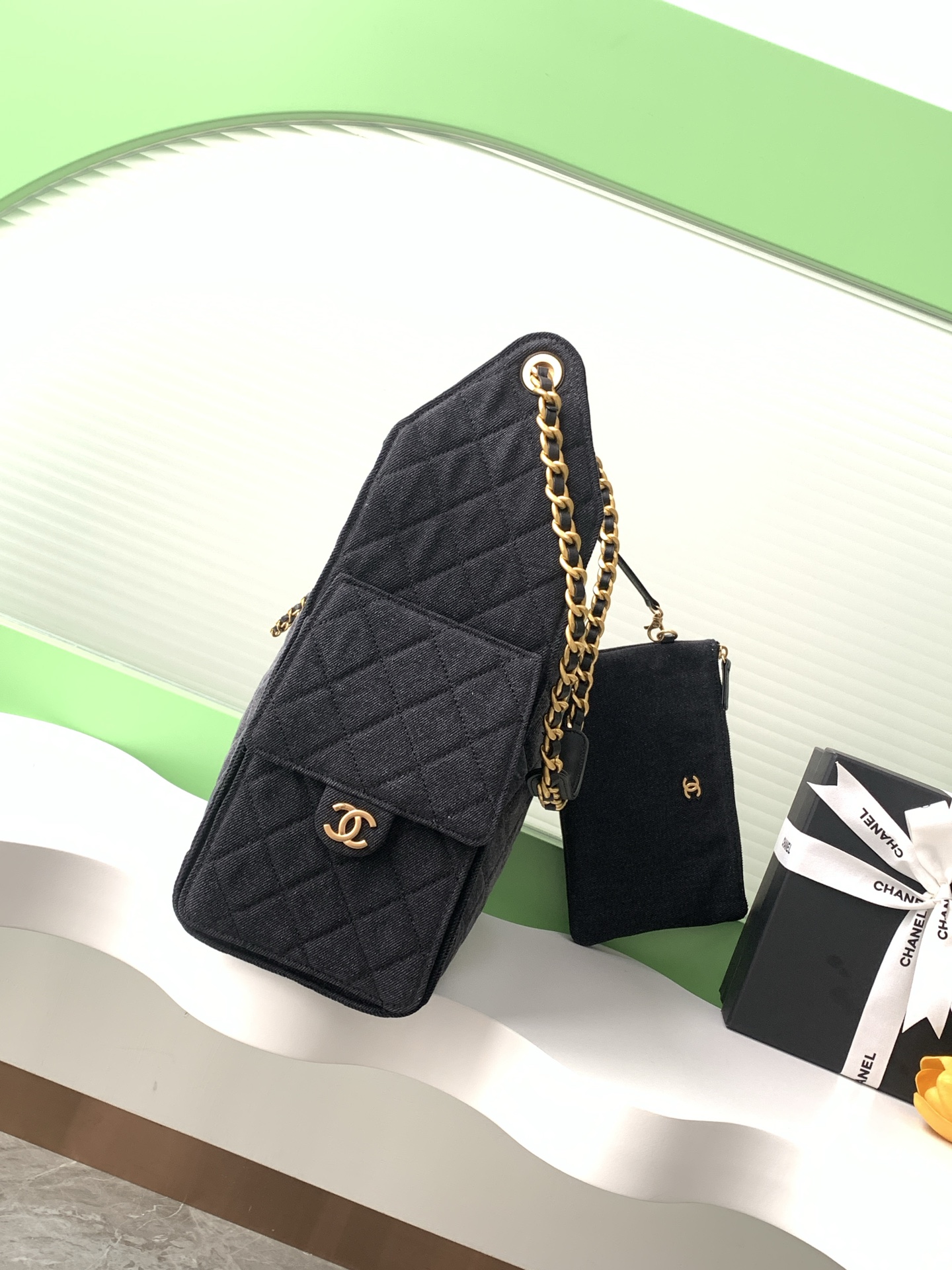 CHANEL 25 Medium Handbag AS5311 - Image 12