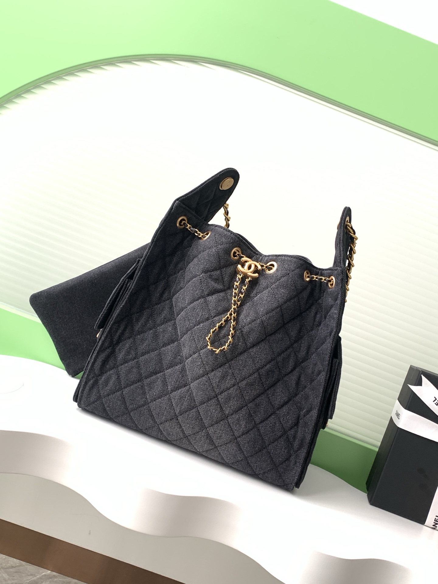 CHANEL 25 Medium Handbag AS5311 - Image 10