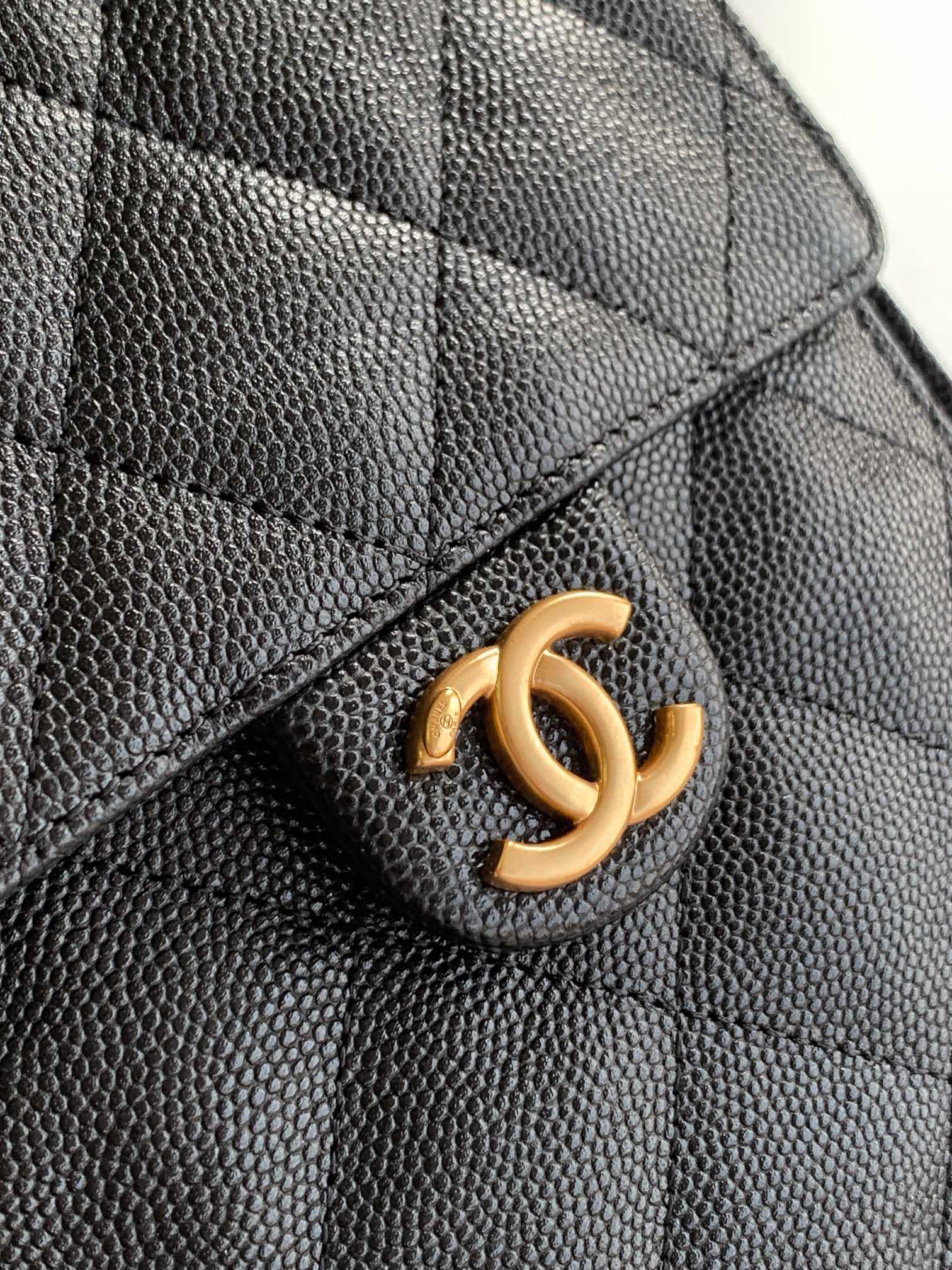 CHANEL 25 Medium Handbag AS5311 - Image 7
