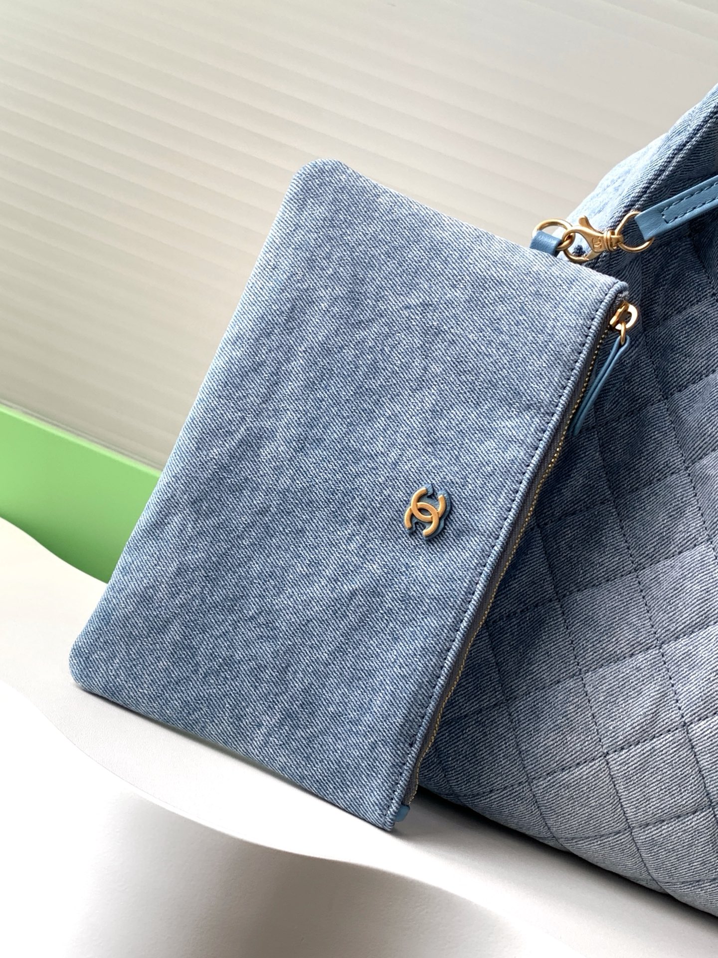 CHANEL 25 Medium Handbag AS5311 - Image 24