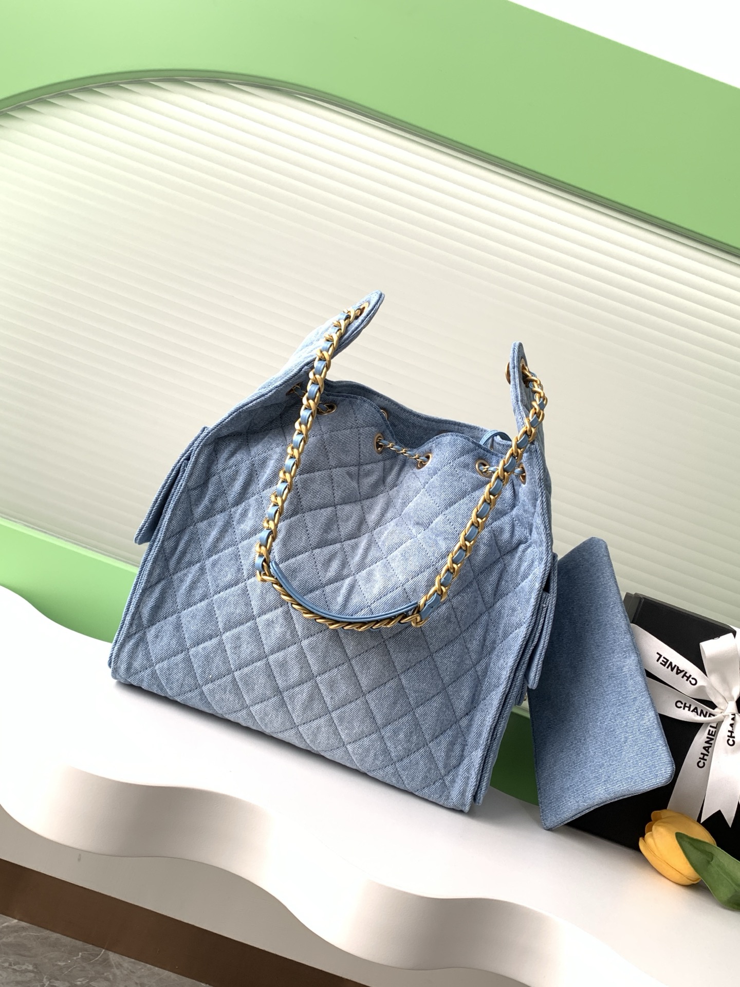 CHANEL 25 Medium Handbag AS5311 - Image 19