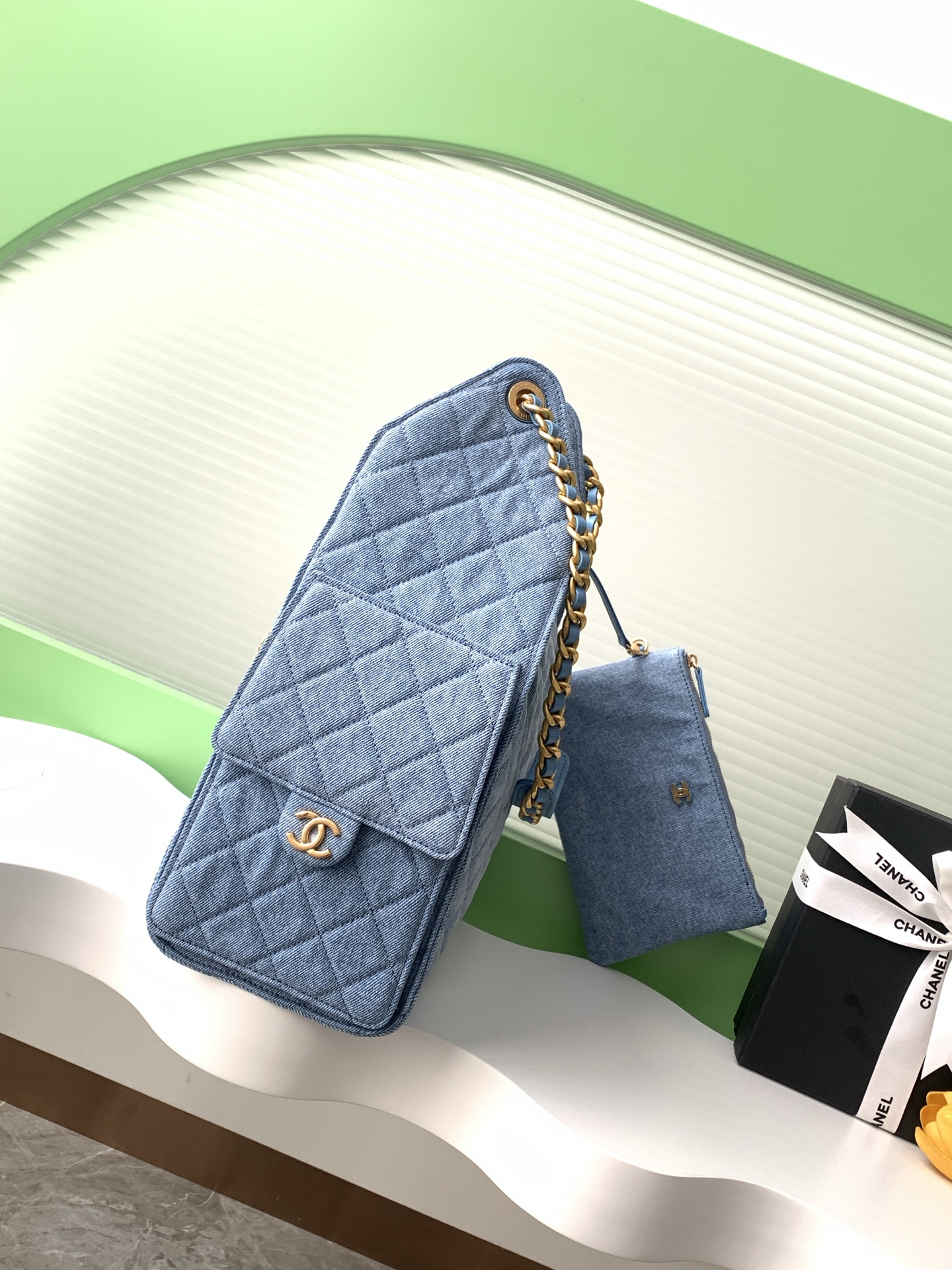 CHANEL 25 Medium Handbag AS5311 - Image 20