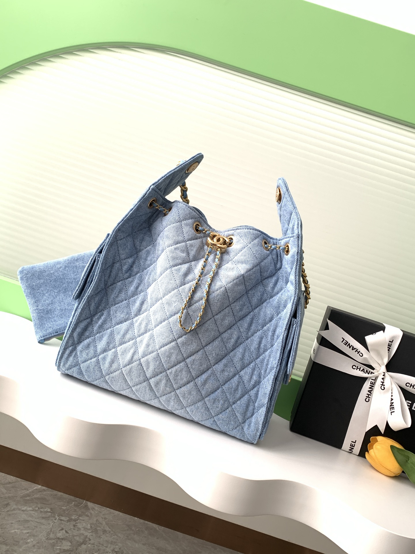 CHANEL 25 Medium Handbag AS5311 - Image 18