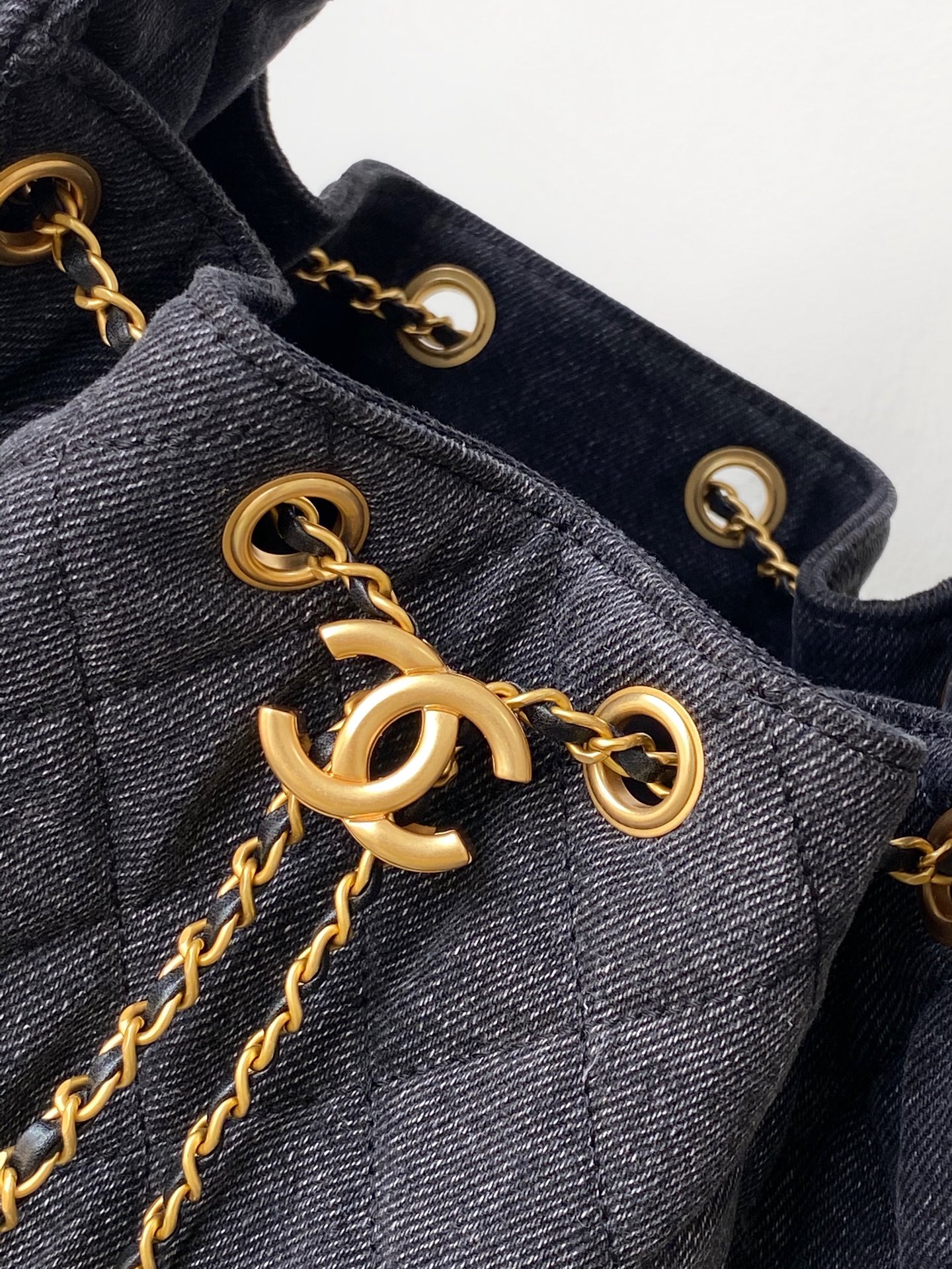 CHANEL 25 Small Handbag AS5293 - Image 15