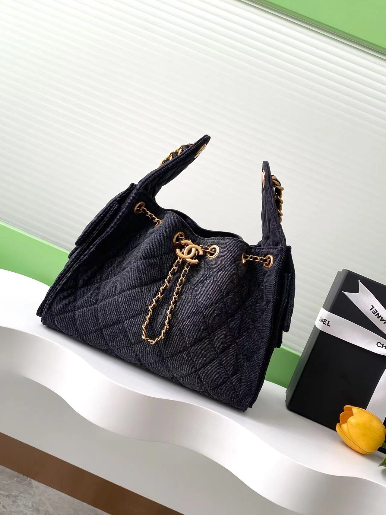 CHANEL 25 Small Handbag AS5293 - Image 10