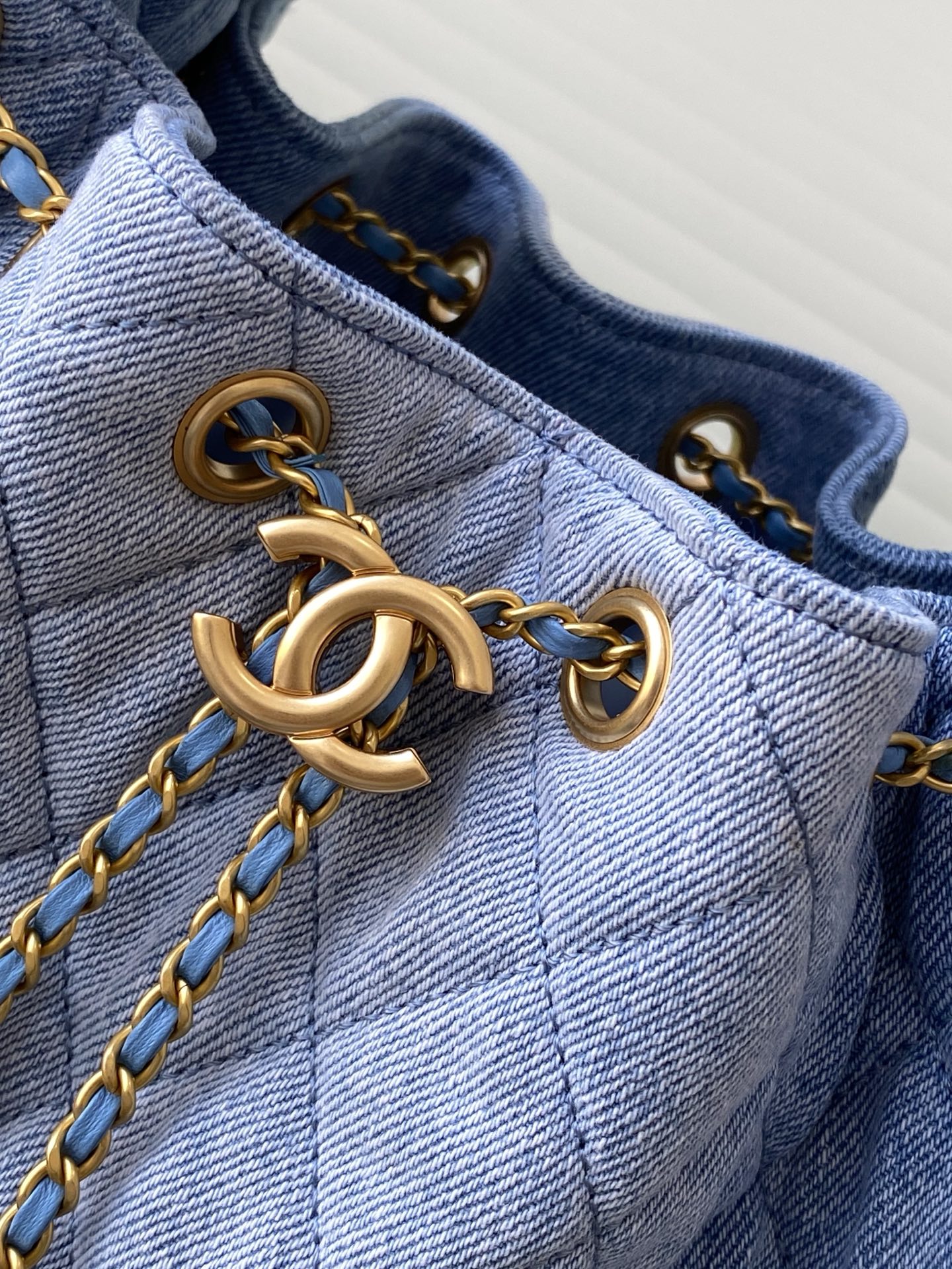 CHANEL 25 Small Handbag AS5293 - Image 8