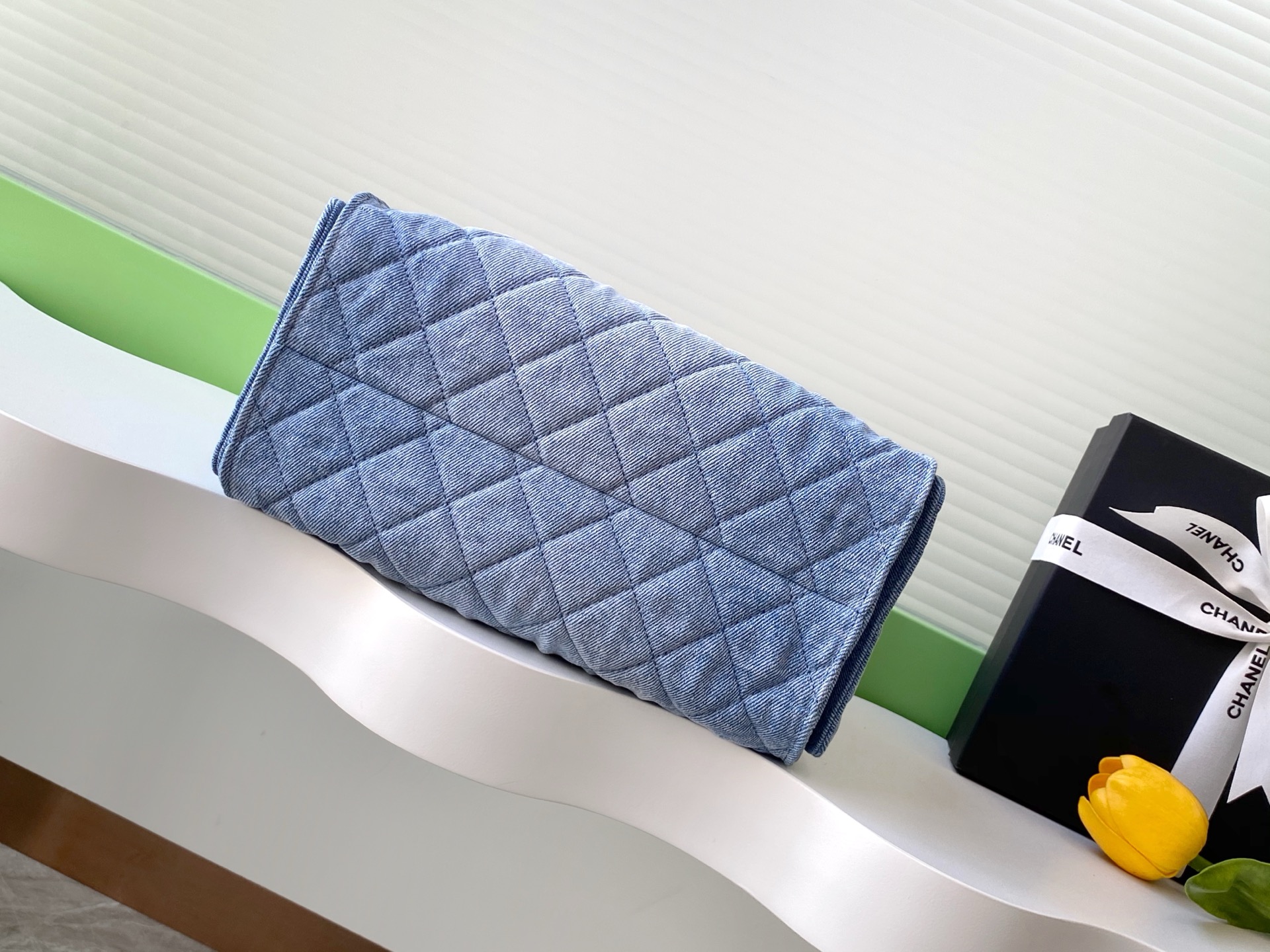 CHANEL 25 Small Handbag AS5293 - Image 5