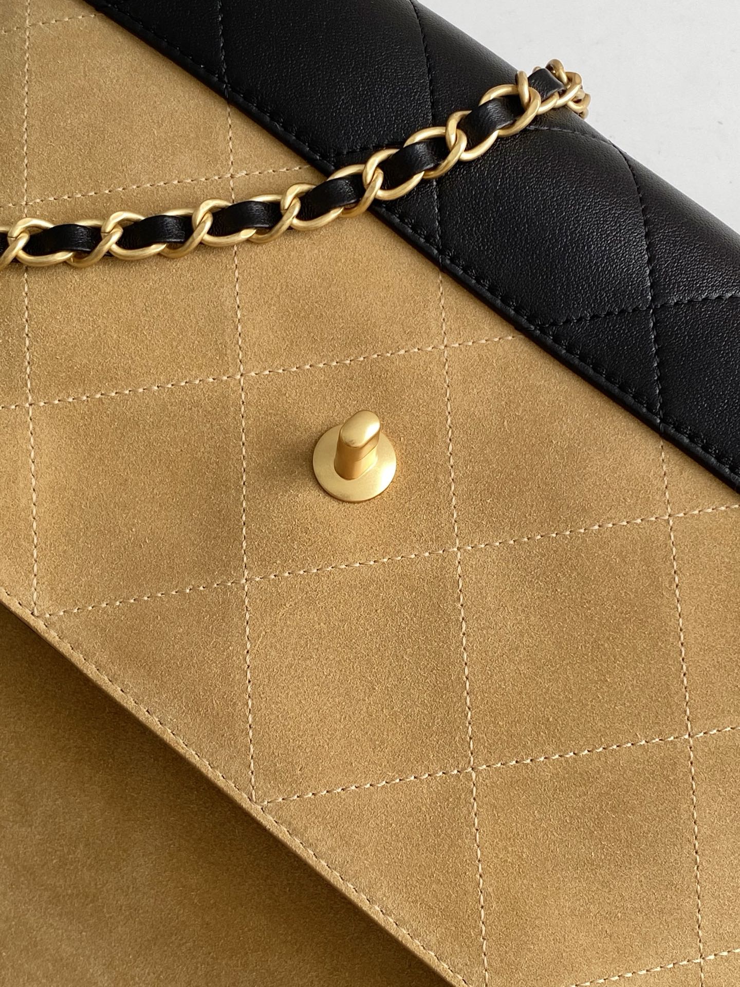 CHANEL Large Flap Bag with Top Handle AS5637 - Image 7