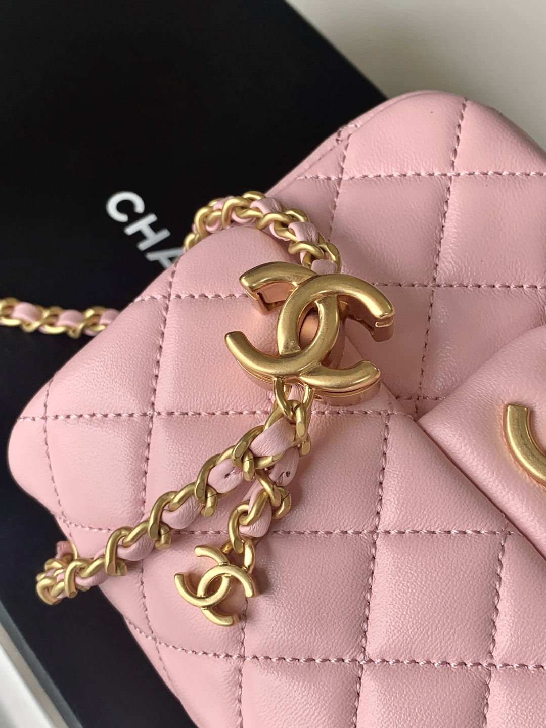 CHANEL Mini Flap Bag AS5758 - Image 9