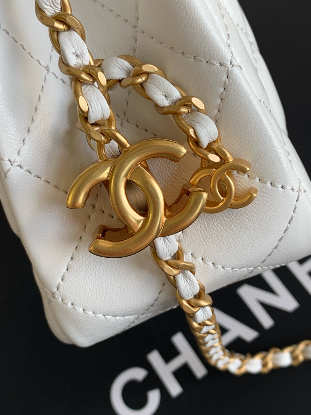 CHANEL Mini Flap Bag AS5758 - Image 29