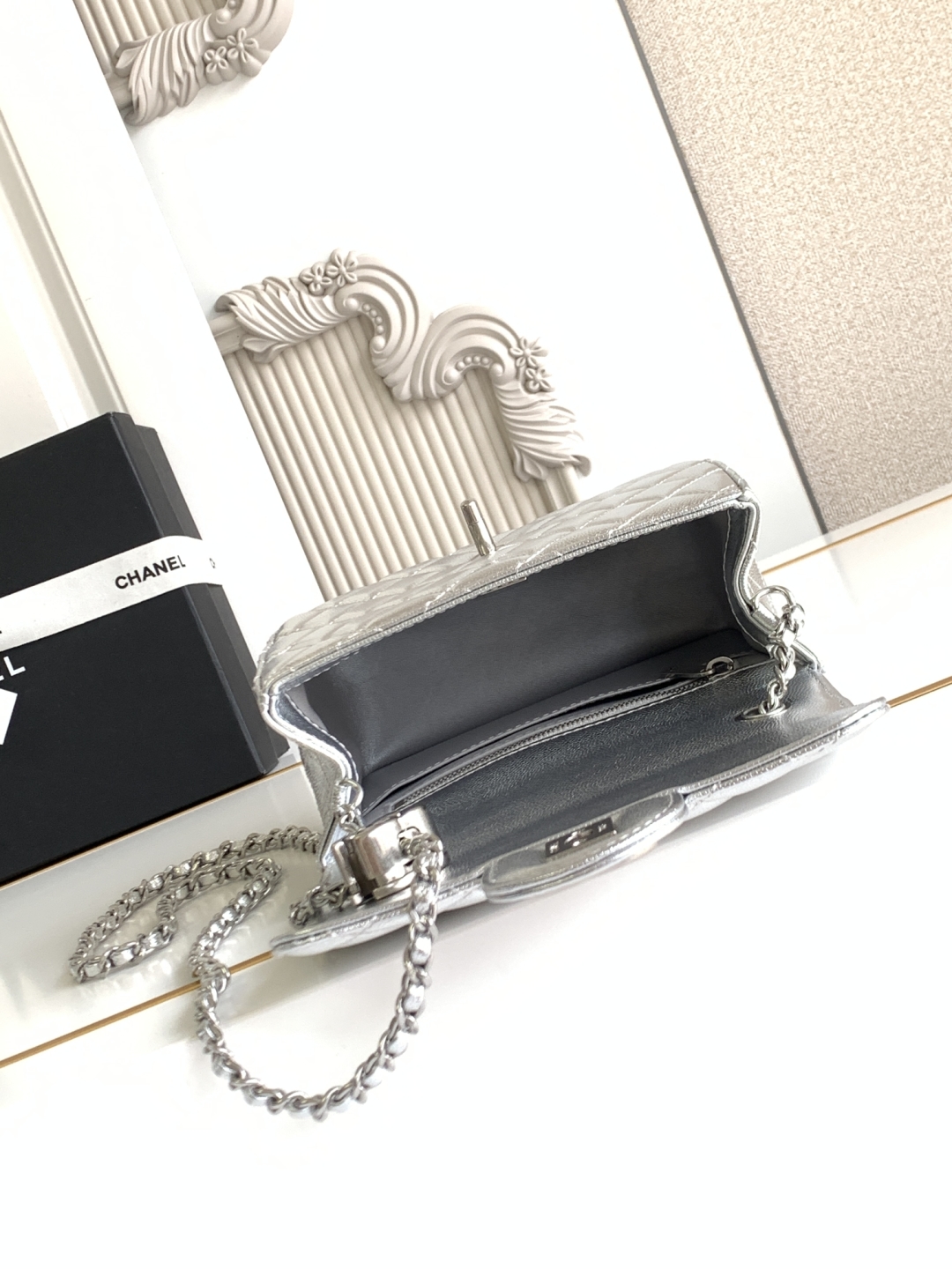 CHANEL Mini Flap Bag AS5758 - Image 37