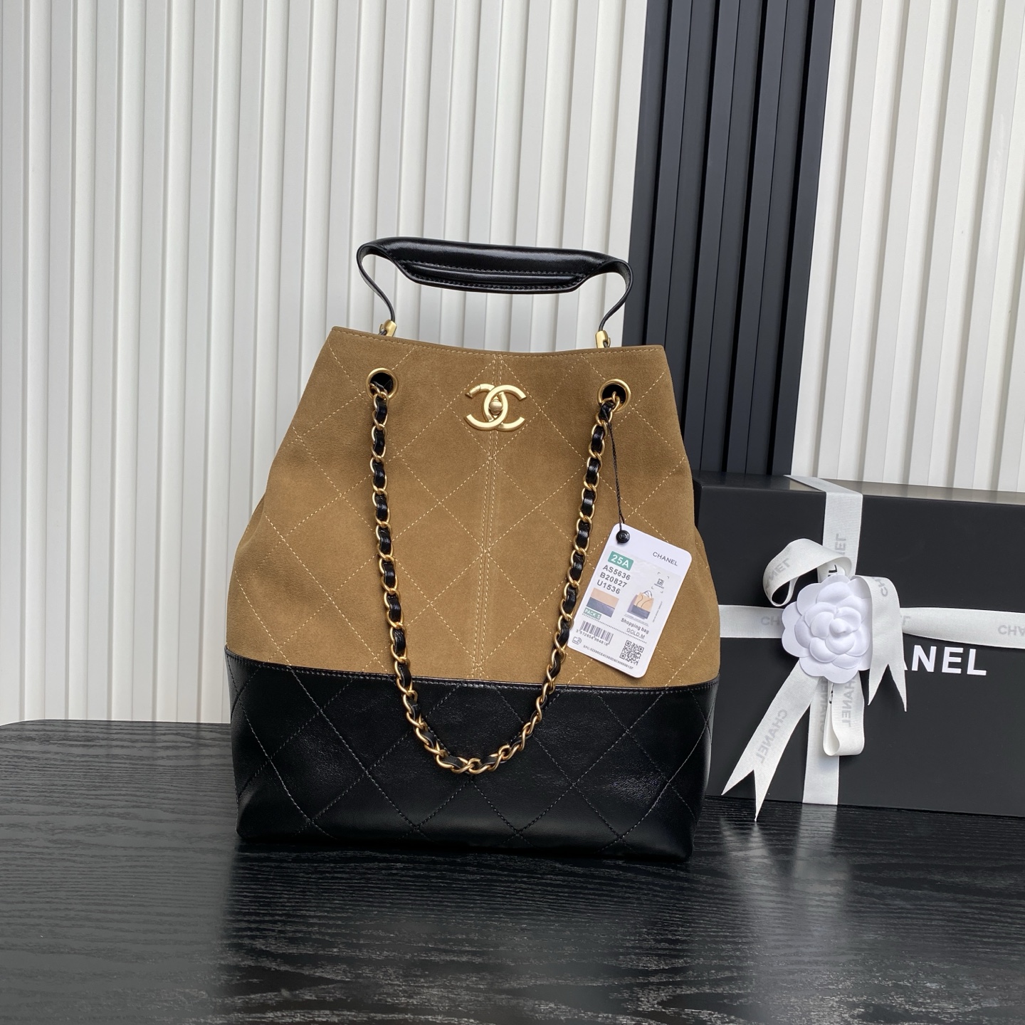 CHANEL Shopping Bag AS5636 - Image 13