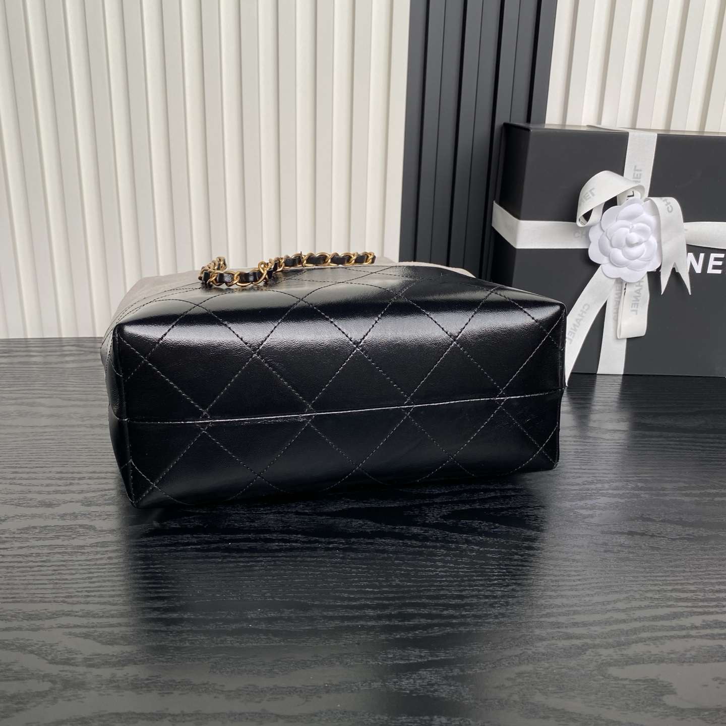 CHANEL Shopping Bag AS5636 - Image 7