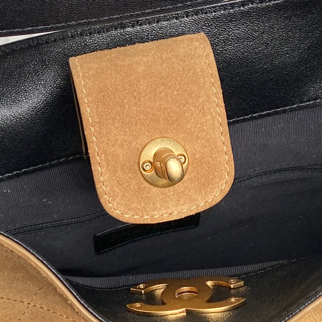 CHANEL Small Shopping Bag AS5634 - Image 8