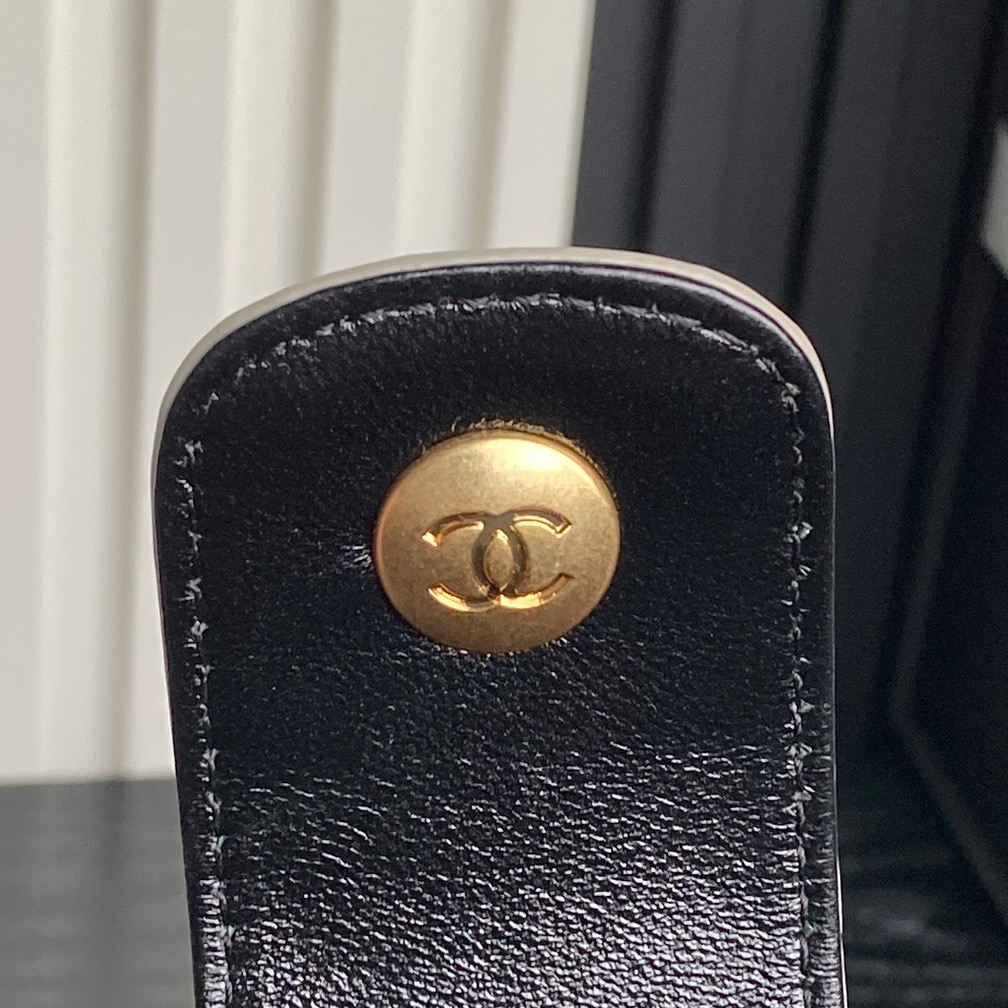 CHANEL Small Shopping Bag AS5634 - Image 16