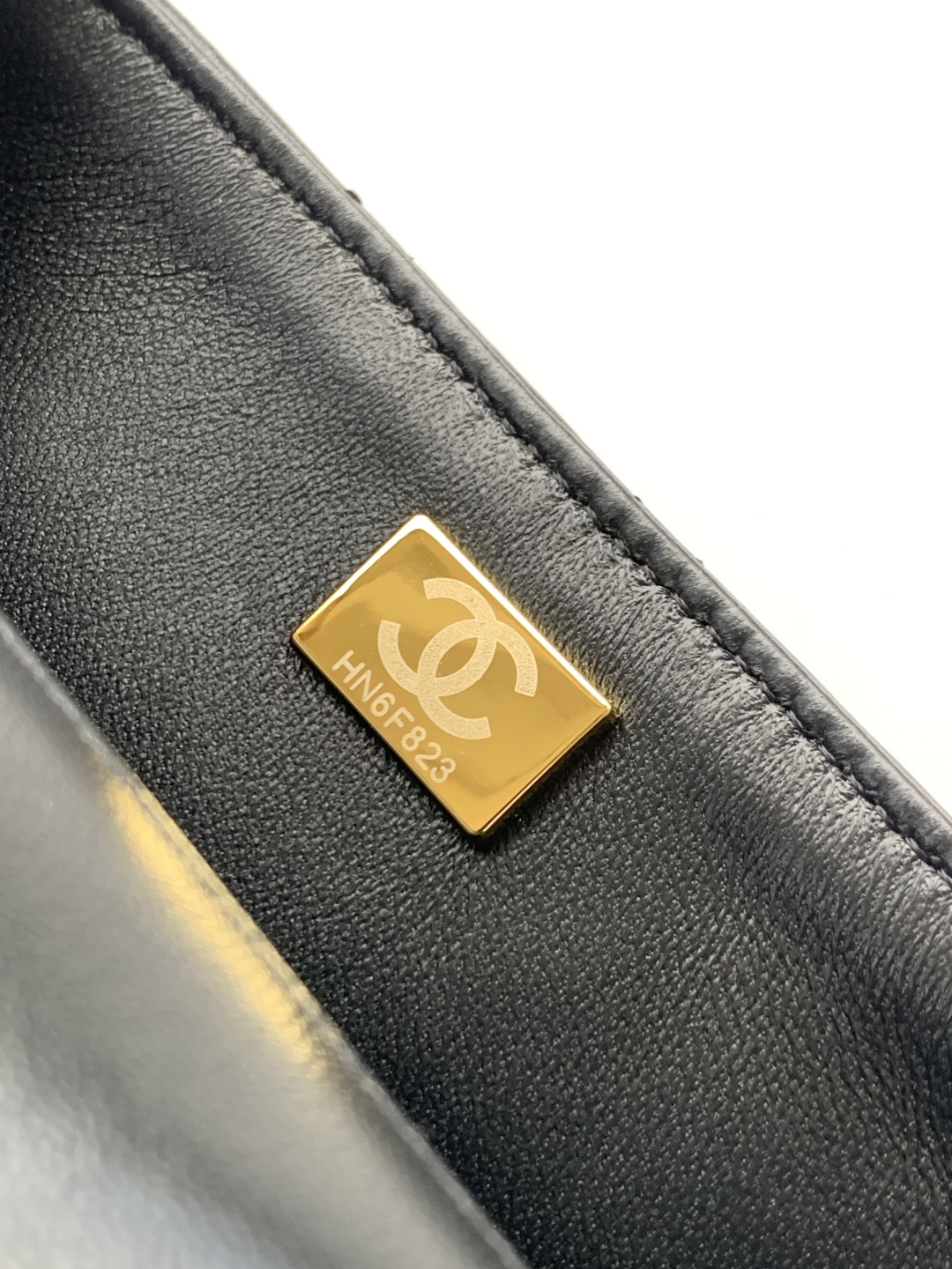 CHANEL Clutch with chain AP4675 - Image 21