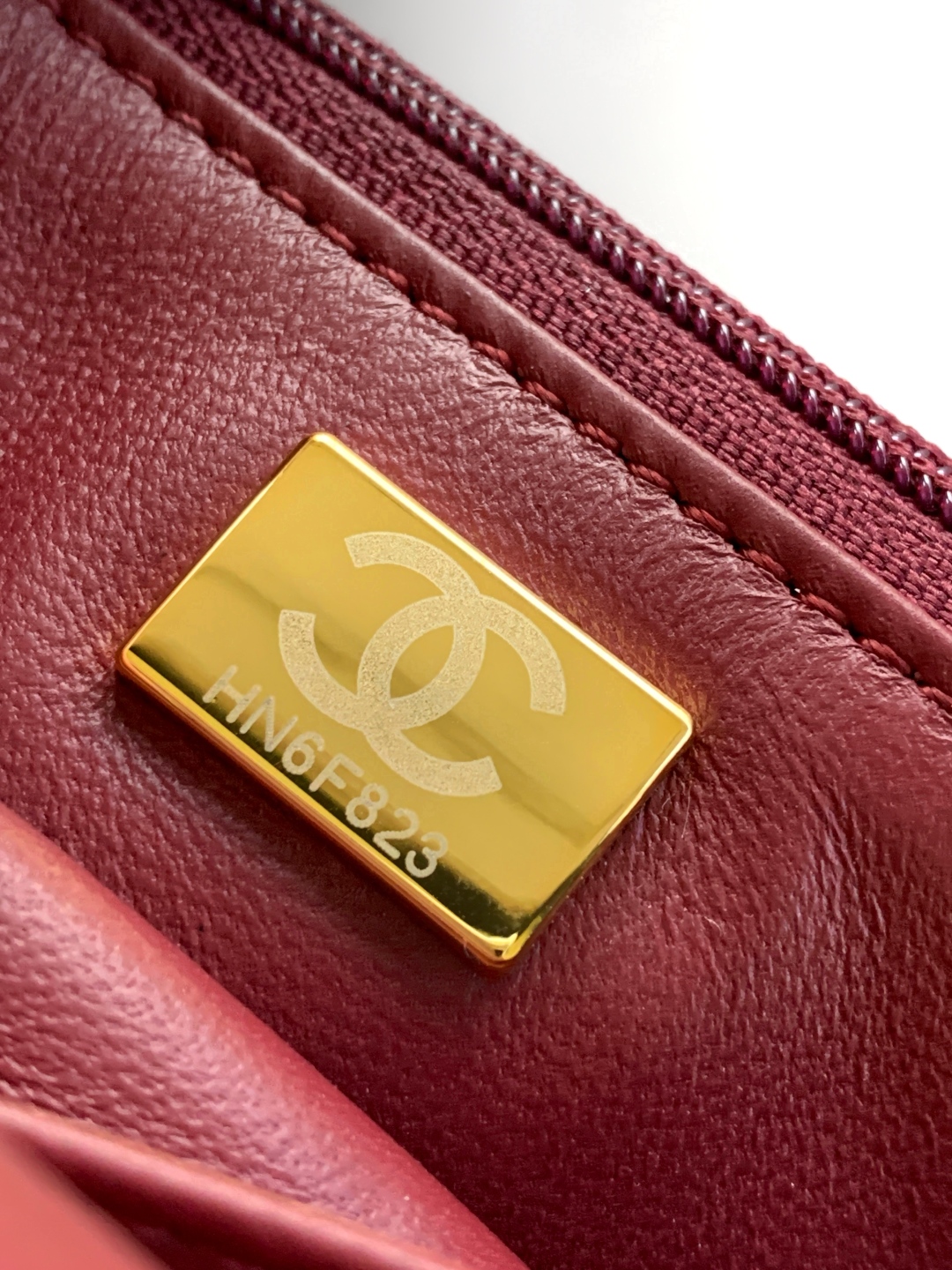 CHANEL Clutch with chain AP4675 - Image 31