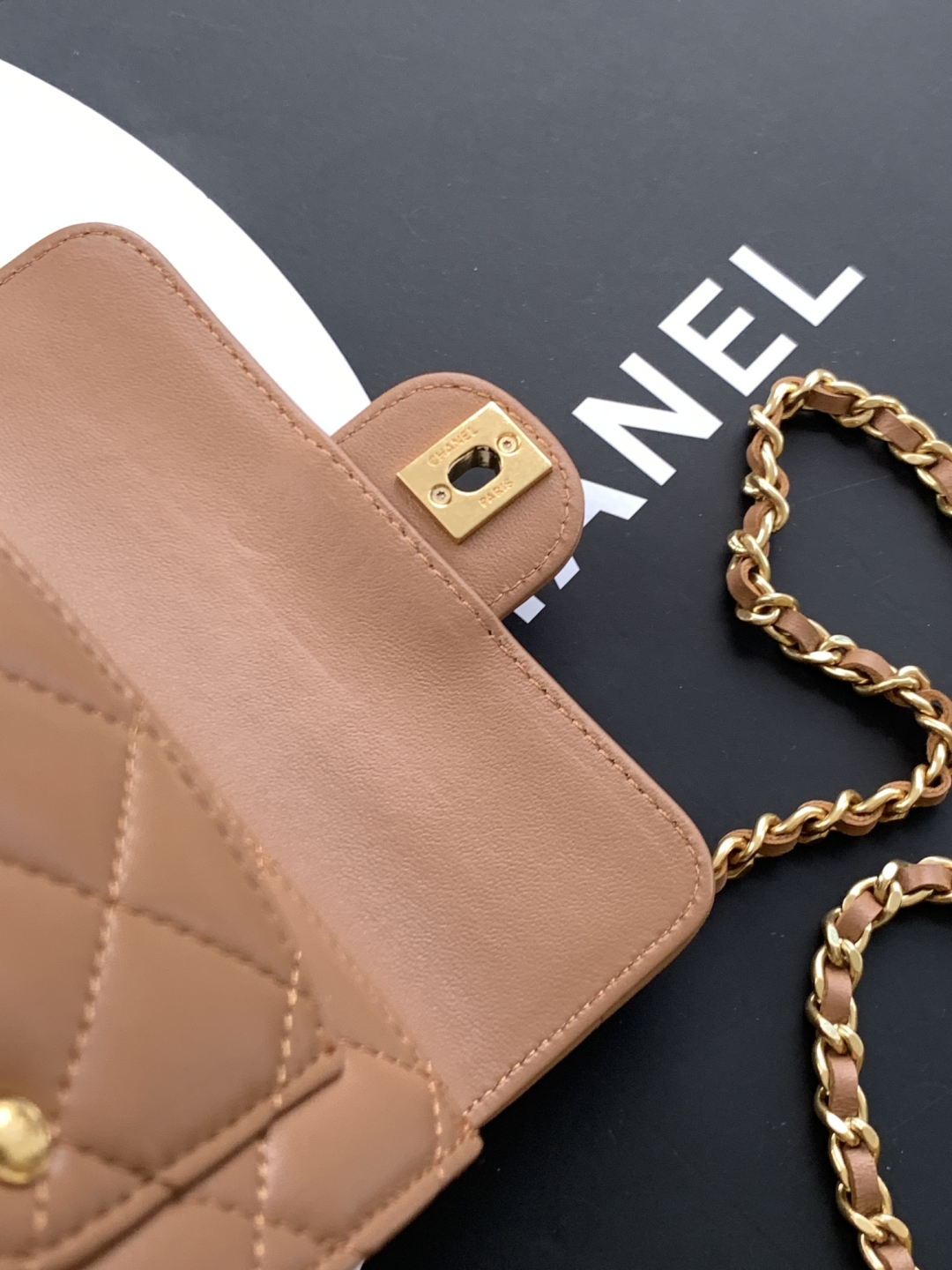 CHANEL Clutch with chain AP4675 - Image 40