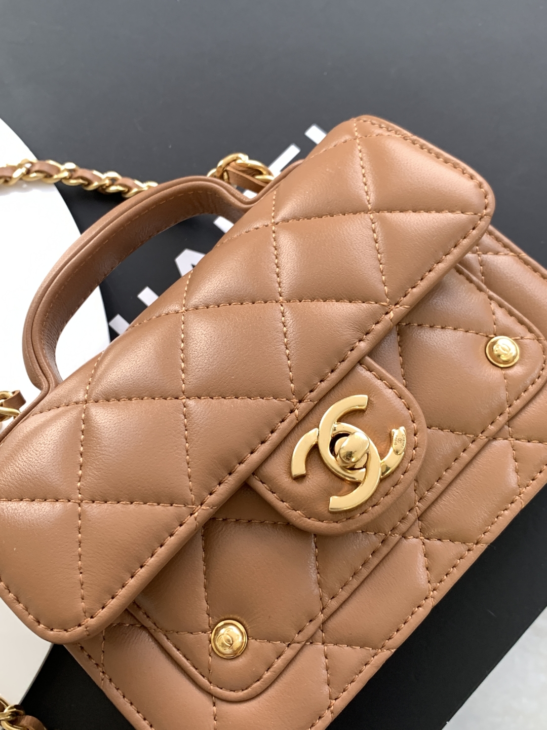 CHANEL Clutch with chain AP4675 - Image 35