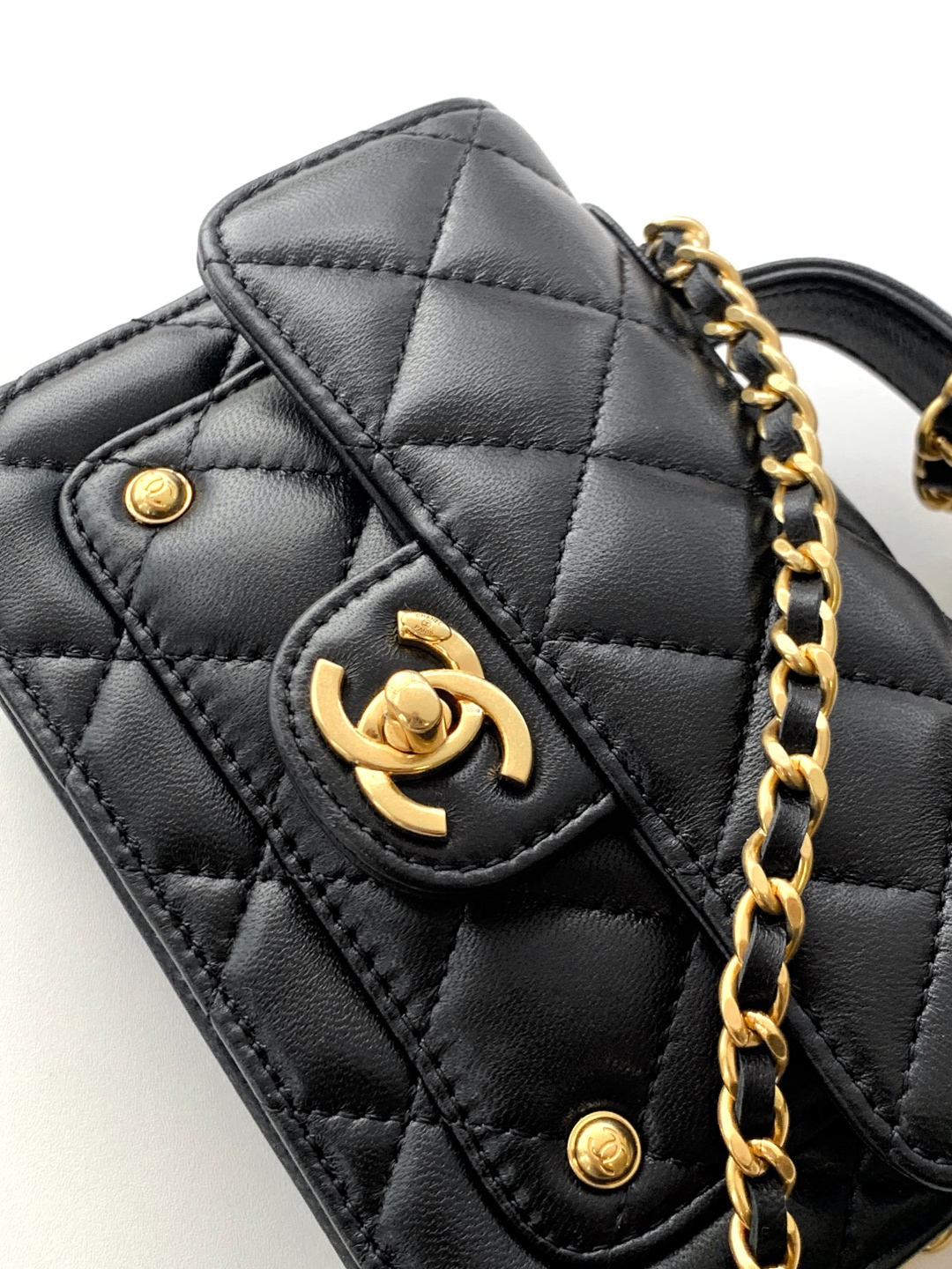 CHANEL Clutch with chain AP4675 - Image 17