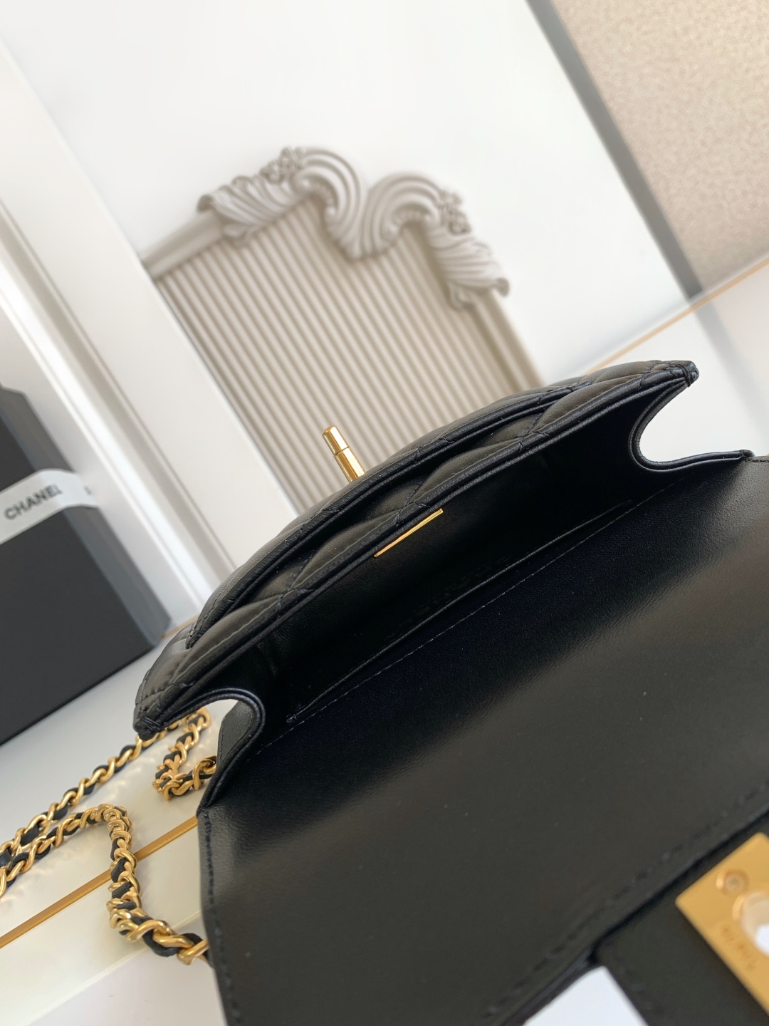 CHANEL Clutch with chain AP4675 - Image 18