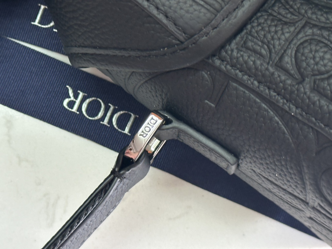 Dior Hit the Road Messenger Bag with Flap - Image 8