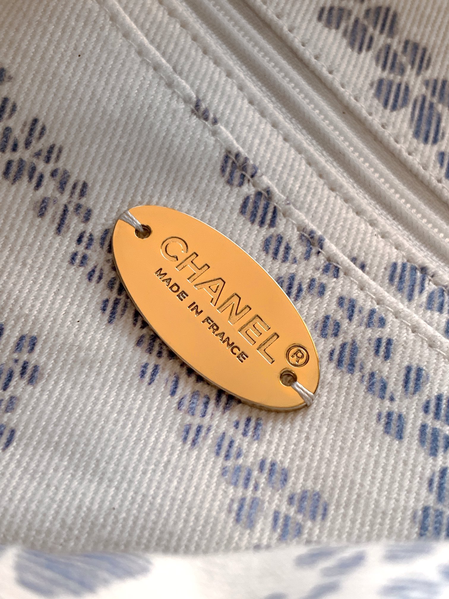 CHANEL Flap Bag - Image 10