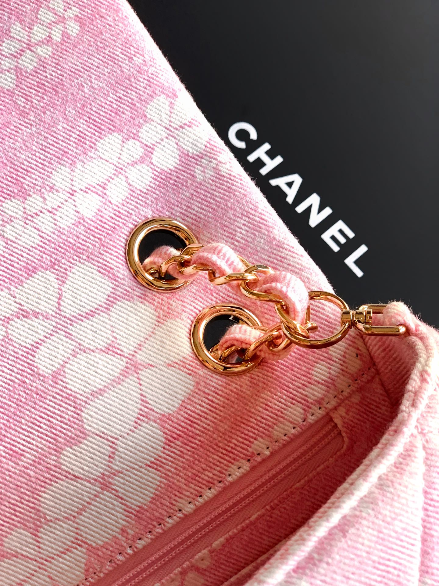 CHANEL Flap Bag - Image 15